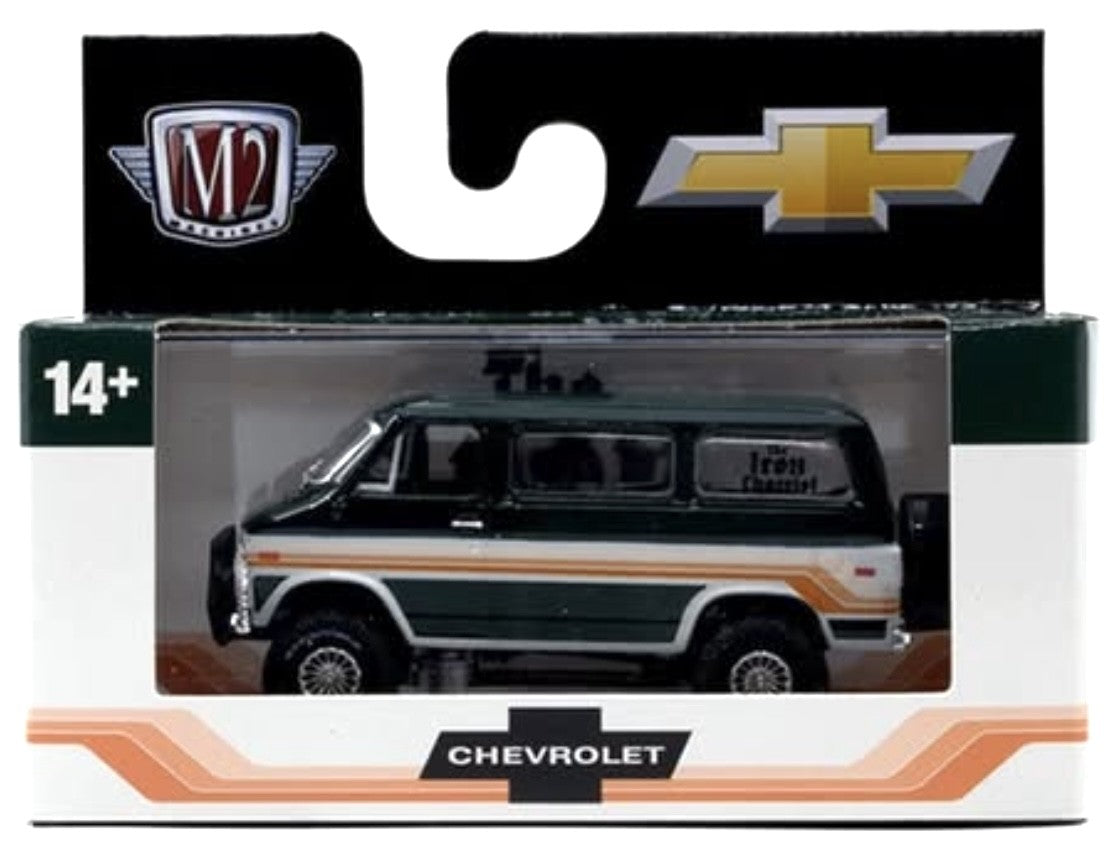 M2 Machines 1971 Chevrolet Van Beauville 4x4 Auto Thentics R104