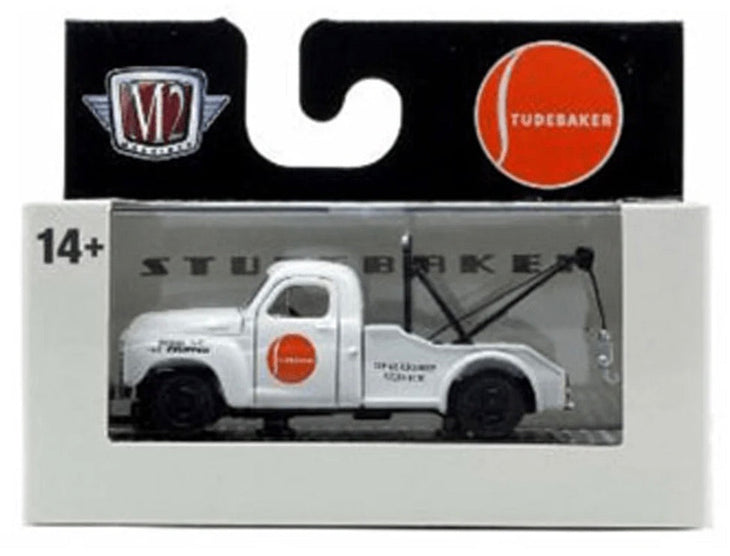 M2 Machines 1949 Studebaker 2R Truck Auto Thentics R100